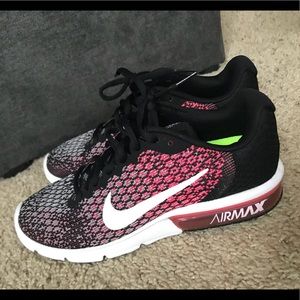 Nike AirMax sequent 2